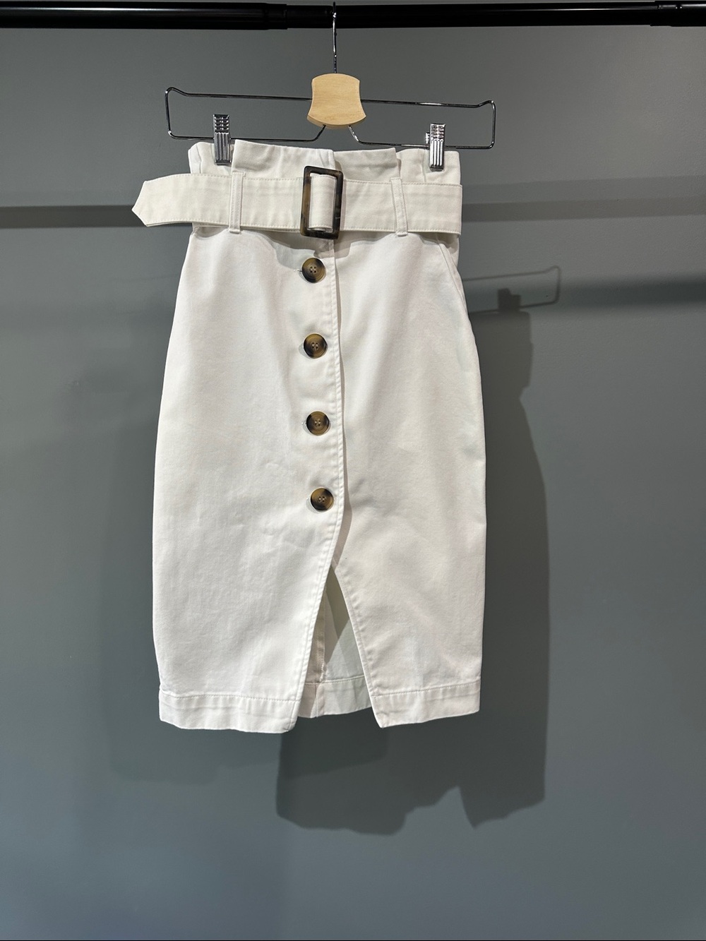 High-Waist White Button-Front Pencil Skirt with Belt